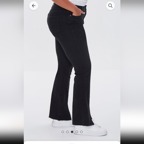 F21+ Plus size washed black frayed flared jeans - Picture 2 of 4